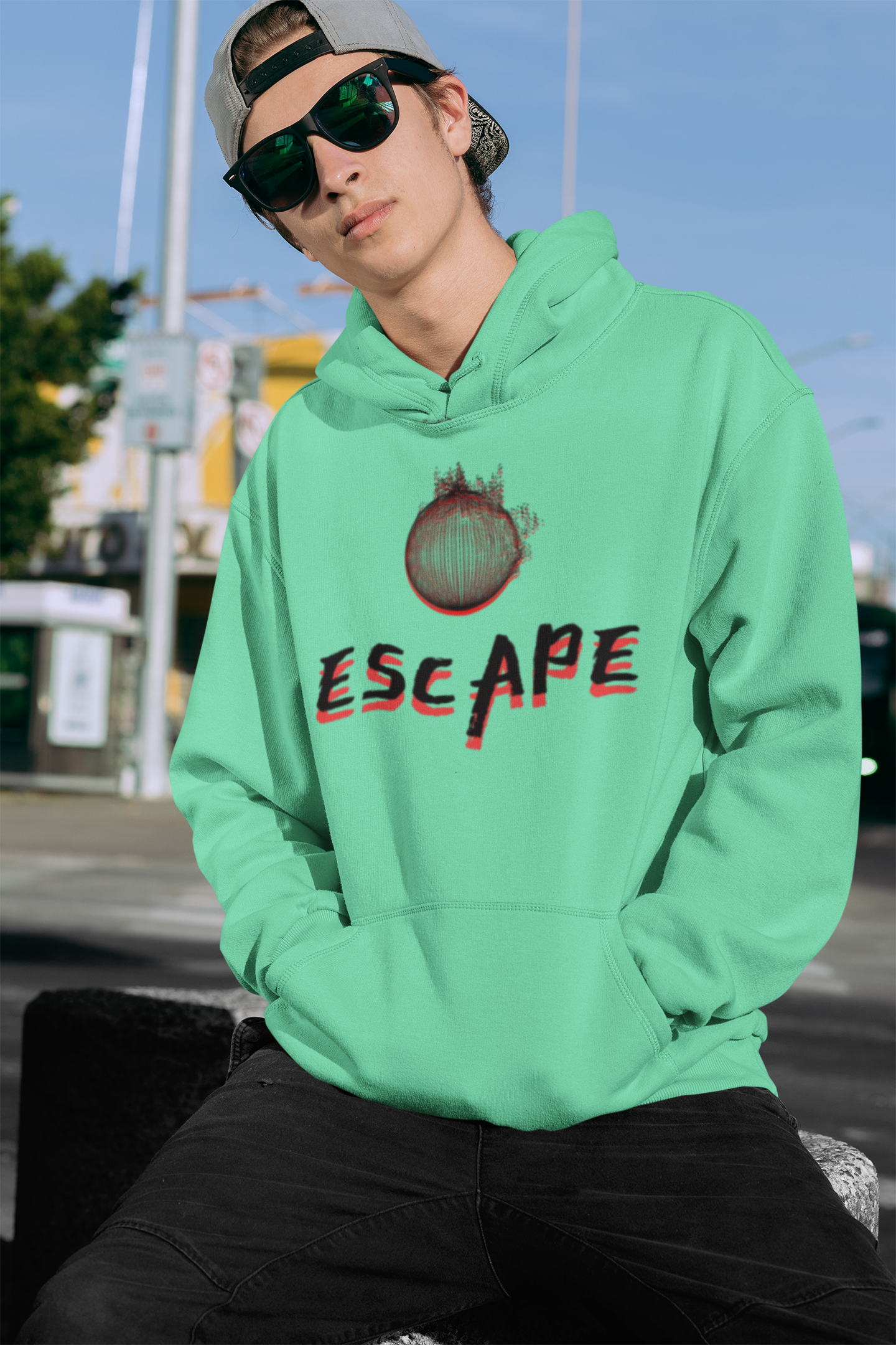 Oversized Hoodie Escape